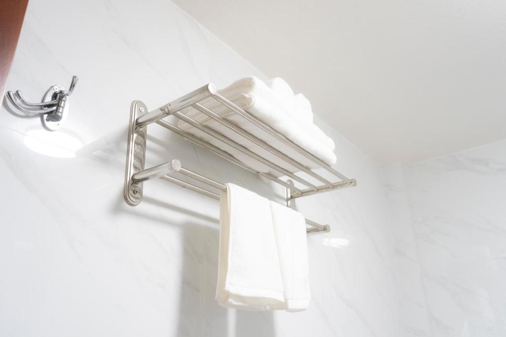 Moon Hotel (Moon Hotel 56 Truong Cong Giai)