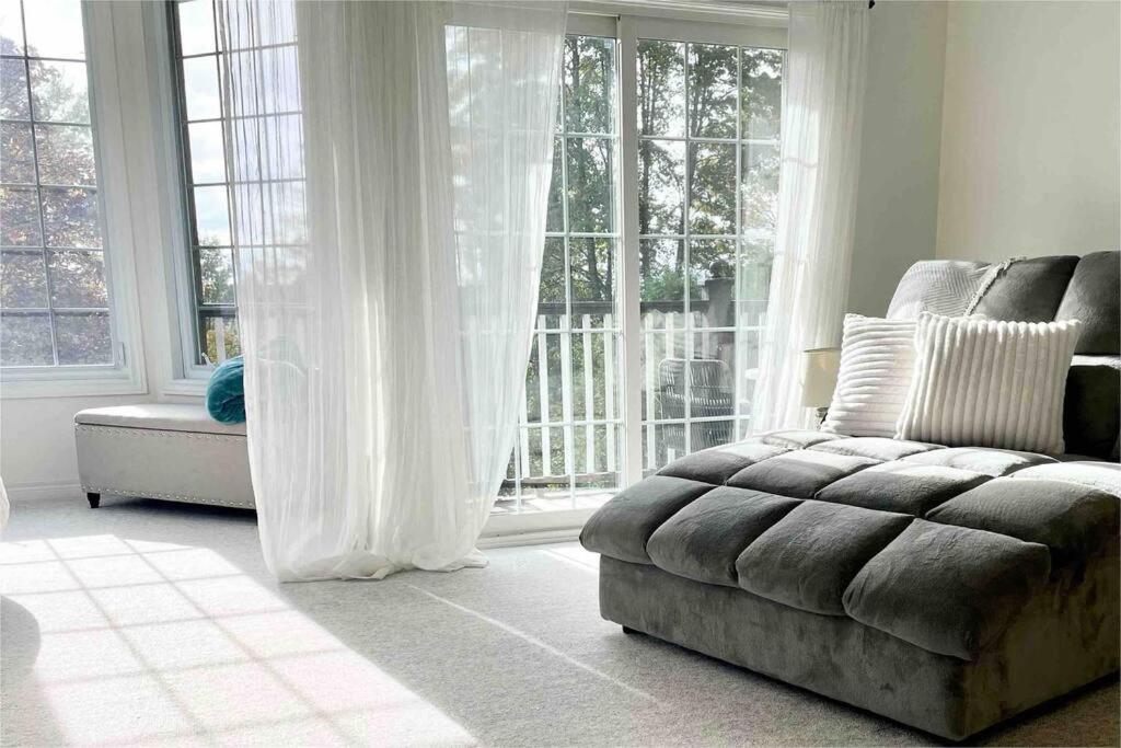 The Bruce Beach House - Cozy cottage by the lake! photo 3