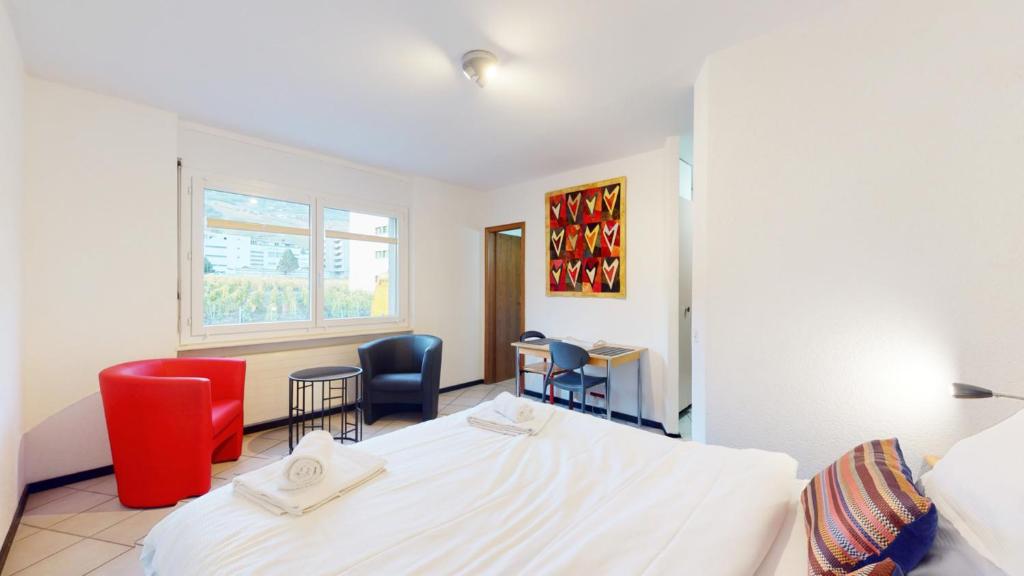 Spacious studio in a nice area in Sierre photo 3