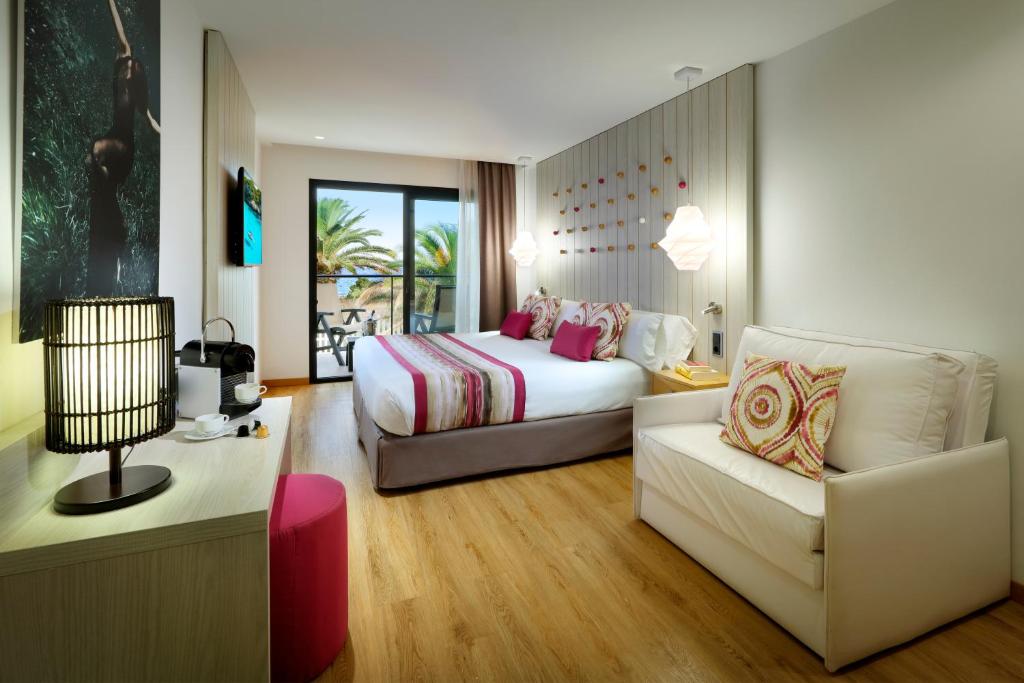 Grand Palladium White Island Resort & Spa - All Inclusive photo 2