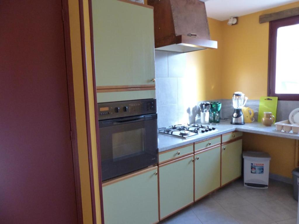Gîte Dompierre-sur-Besbre, 4 pièces, 6 personnes - FR-1-489-51 photo 1