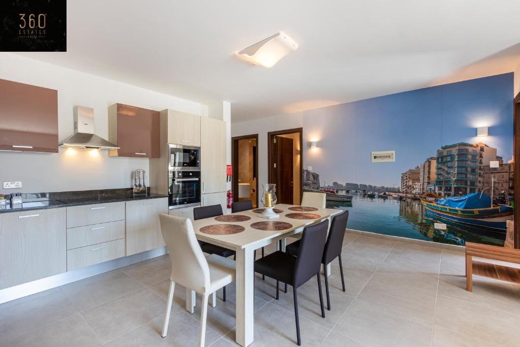 High-End central APT with comfy BEDS & Super WIFI by 360 Estates photo 4