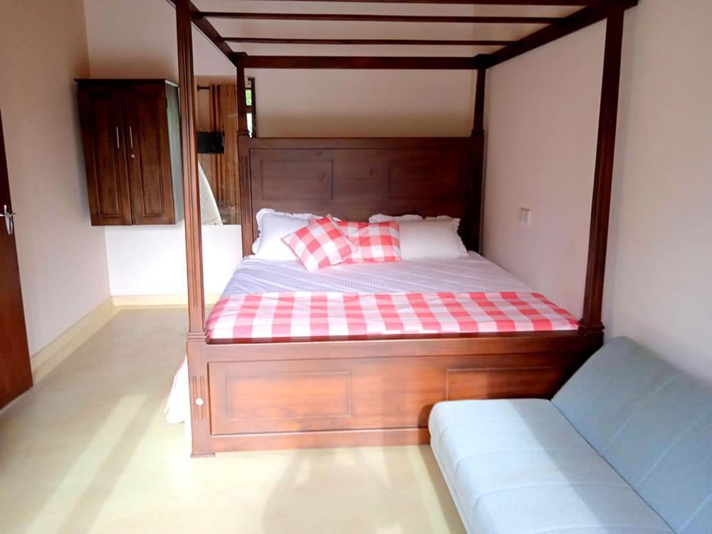 Heaven Thalalla- 4BHK Superior Villa With Private Pool and inside apartments photo 4