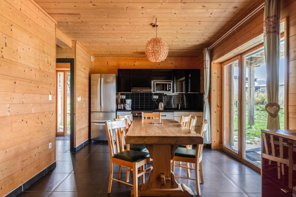 Superb flat in a chalet in L'Alpe d'Huez - Welkeys photo 3