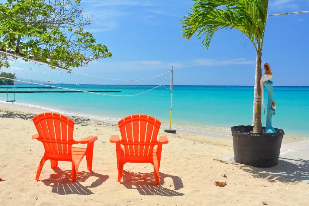 Sand and Tan Beach Hotel photo 2