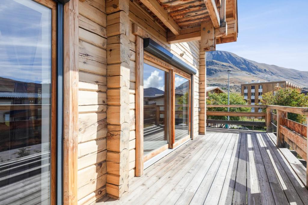 Beautiful duplex in a chalet in Alpe d'Huez heart - Welkeys photo 1