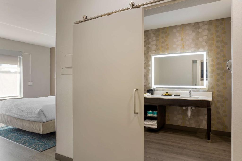 Fairfield by MarriottInn & Suites Nashville Antioch - Tap to explore photos