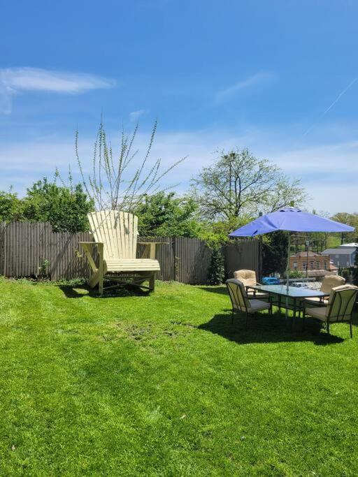 3 BR - Off Street Parking - Amazing View Nearby image