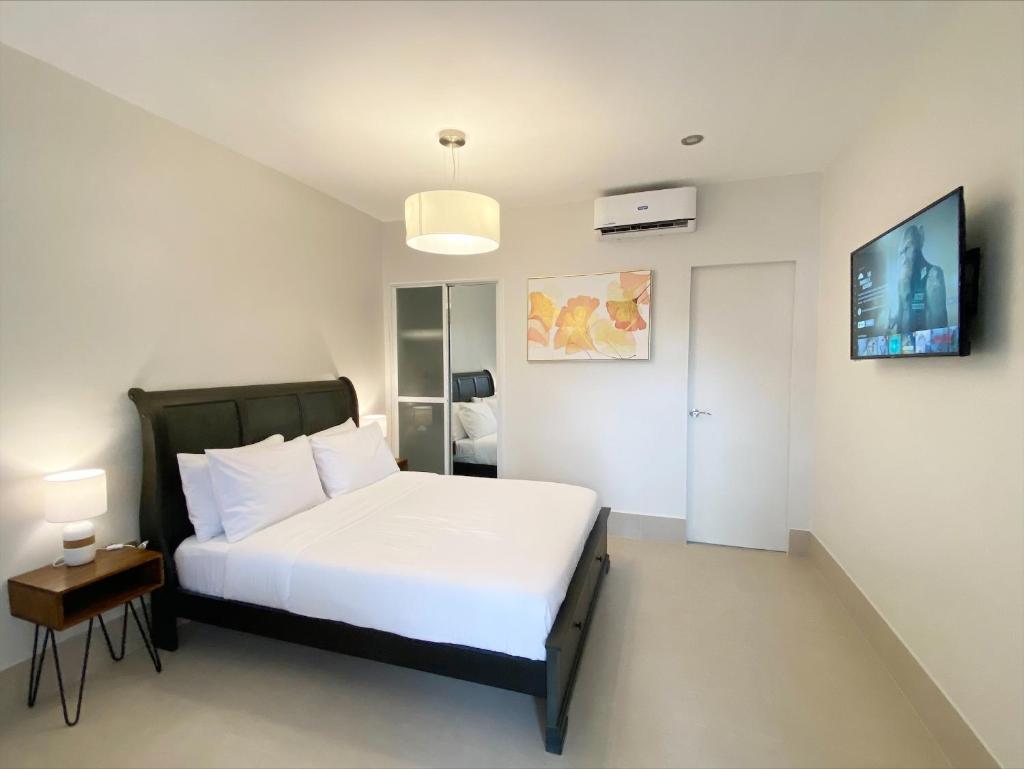 HARMAN SUITES Moalboal photo 1
