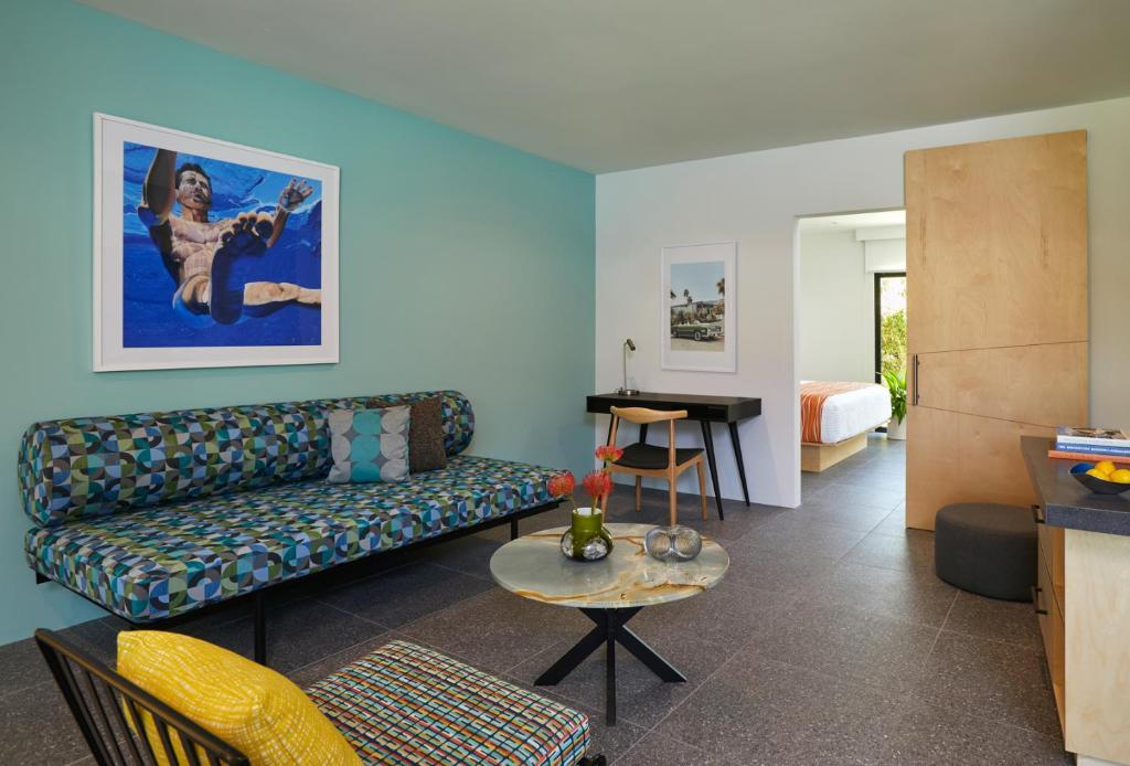 Twin Palms Resort - A Gay Men's Resort photo 3
