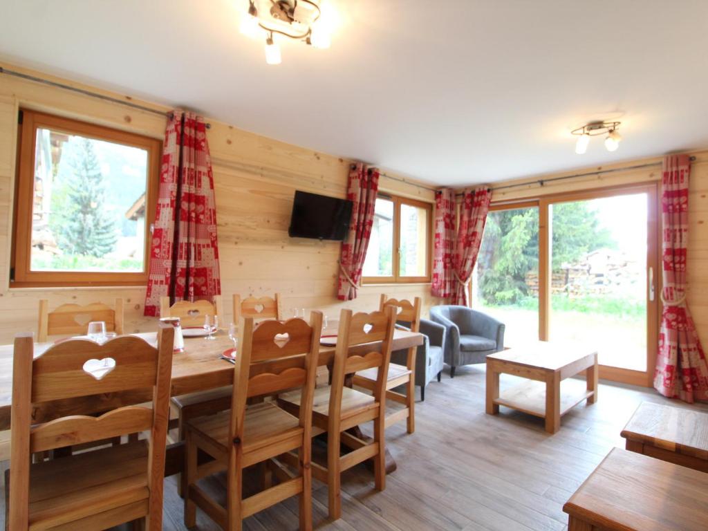 Appartement Lanslebourg-Mont-Cenis, 4 pièces, 8 personnes - FR-1-508-38
