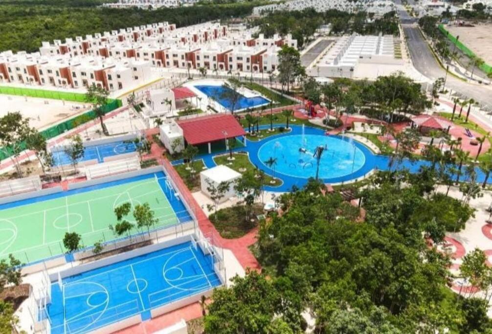 Cancún Smart House with pool & AquaPark photo 4