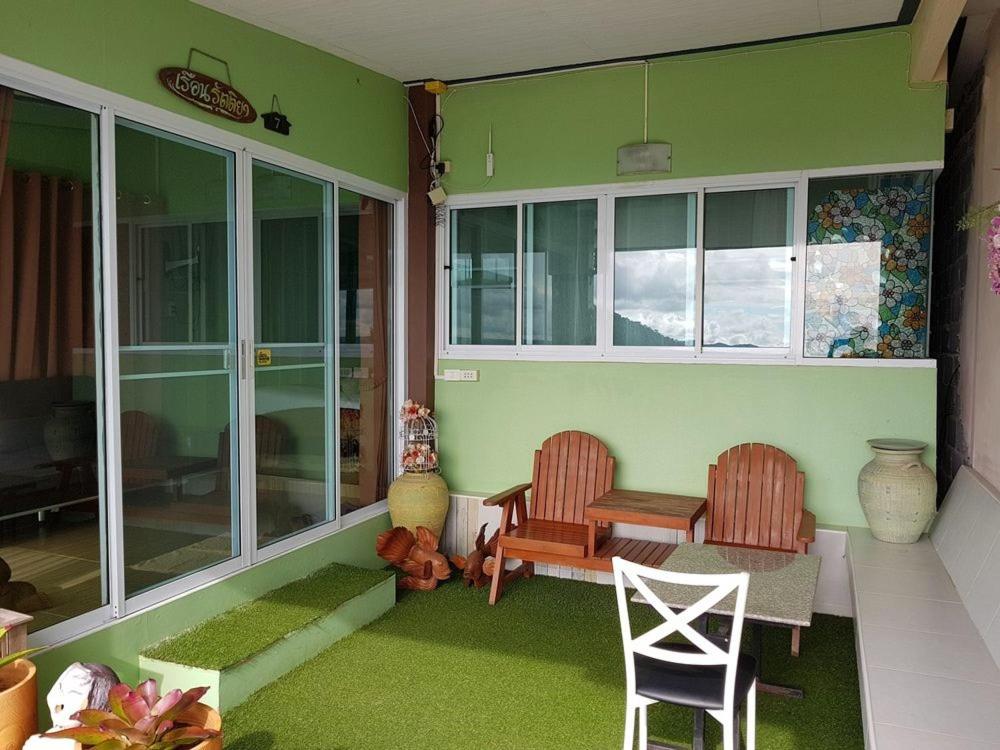 Mhork Buri Resort photo 1