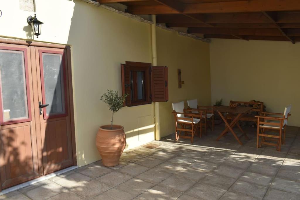 Lithos House photo 1