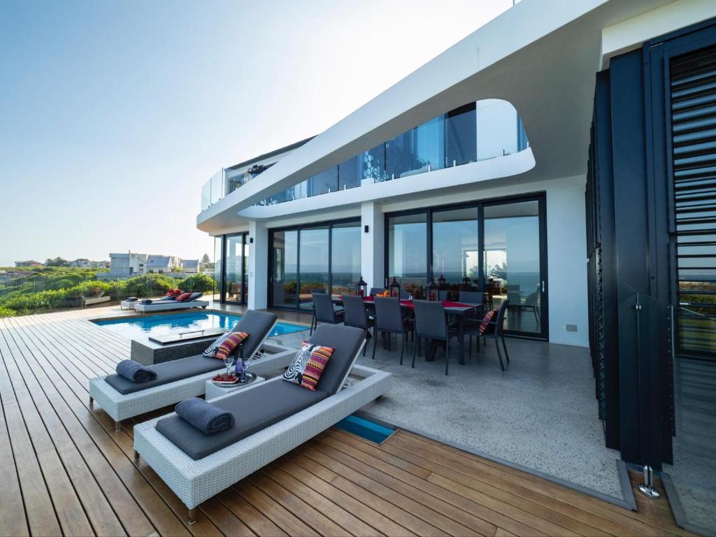 Boutique Ocean Views - incorporating Wendy's photo 3