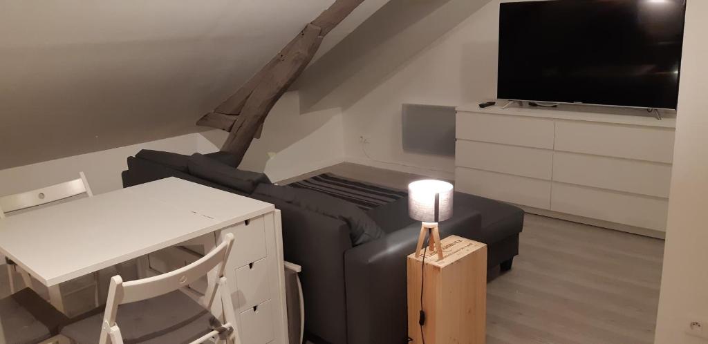 Guibert 19 studio combles wifi sweet home photo 3