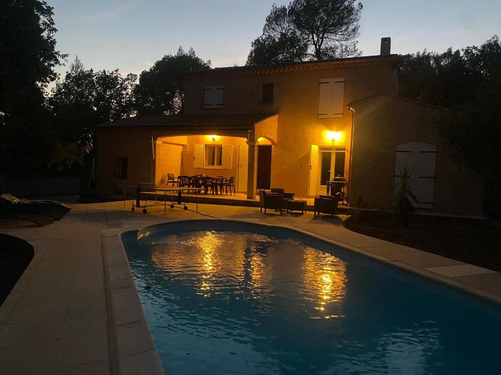 Feriehus med privat pool i Carces photo 2