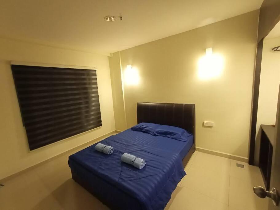 InstaStay 2-Unit Marina Island Teluk Batik View Lagoon - 1 Bedroom Queen Bed & 2 Single Bed photo 2