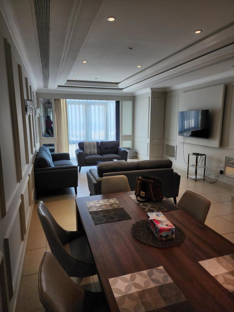 Luxurious 2-bedroom Apartment with Sea View photo 1
