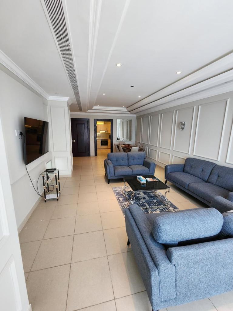 Luxurious 2-bedroom Apartment with Sea View photo 2