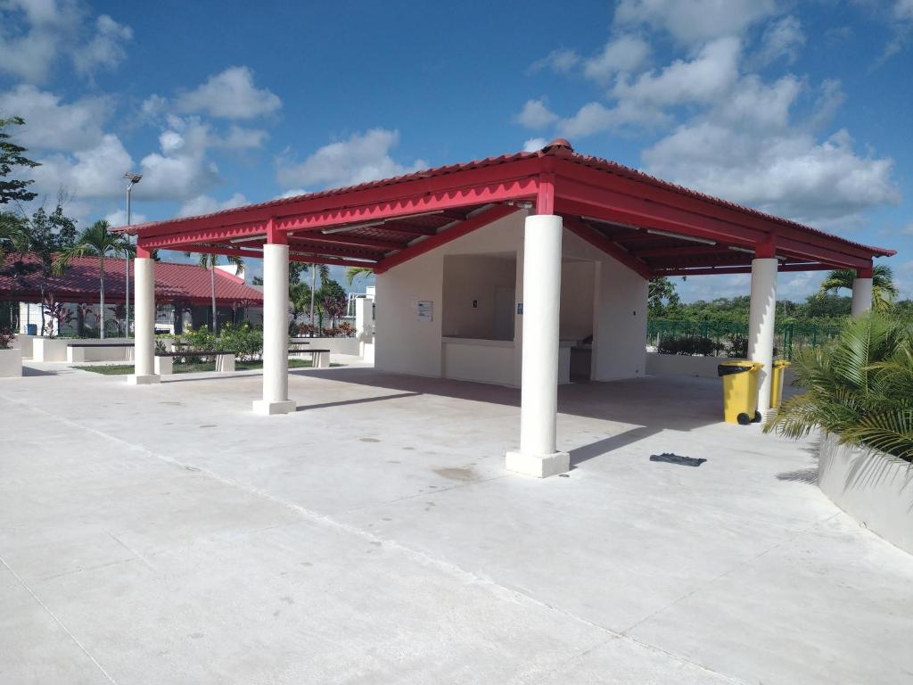Cancún Smart House with pool & AquaPark photo 1