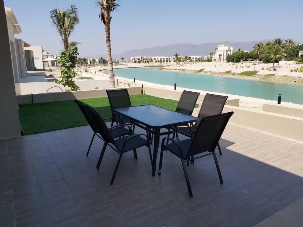 Hawana Salalah Villa Lake View photo 2