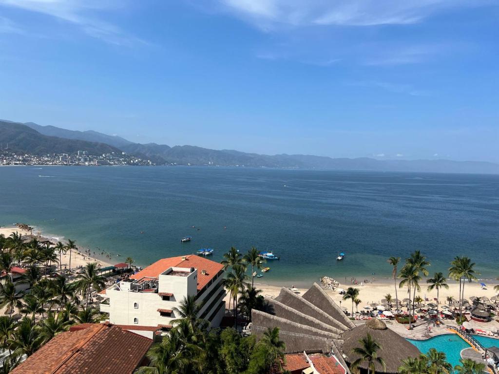 BEACHFRONT 14 Floor photo 2