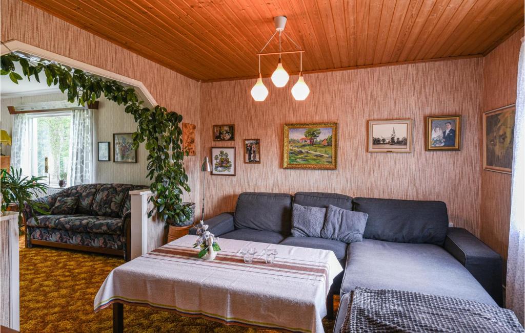 Awesome Home In Kalv With 3 Bedrooms And Wifi photo 4
