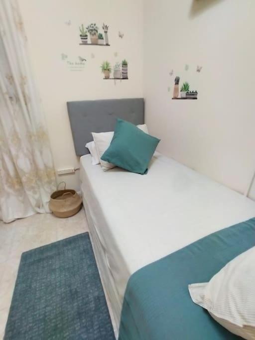 Best location 2 bed2 bath w/lift in town! (Kosher) photo 4
