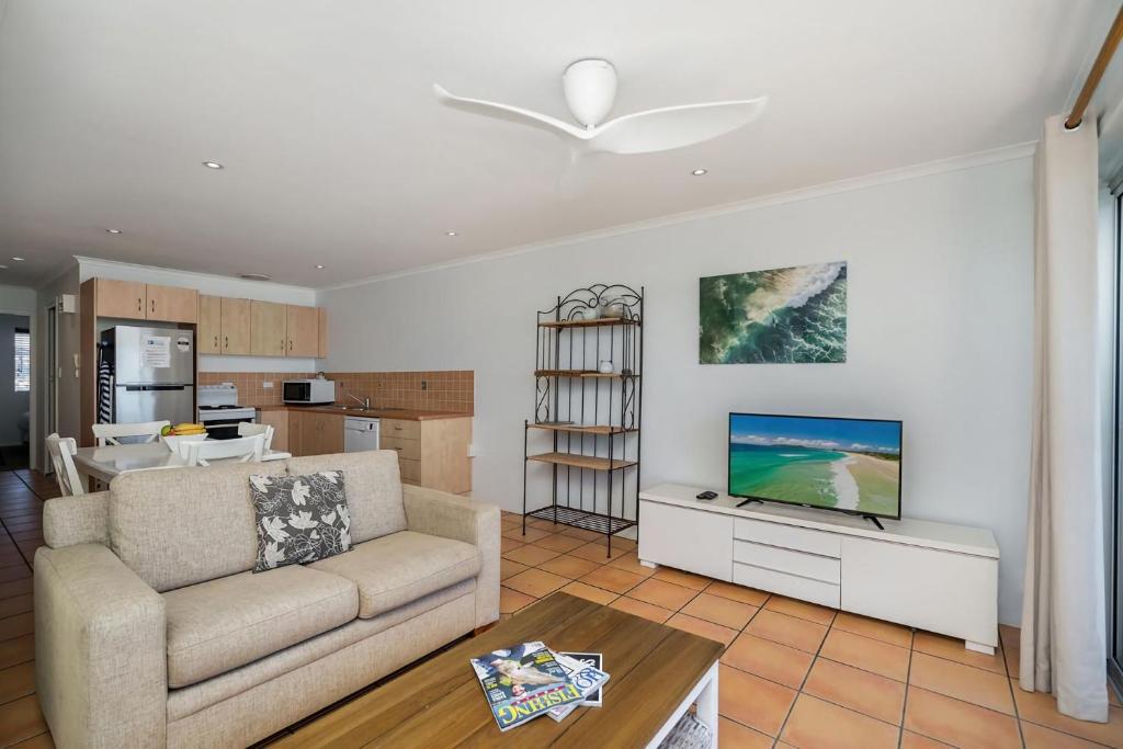 Apartment 8T photo 2