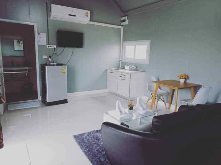 Nakhamvilla photo 2