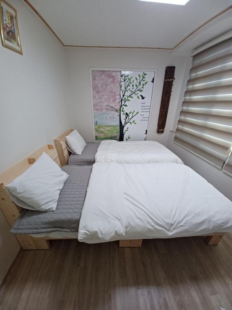J&J Guesthouse photo 4