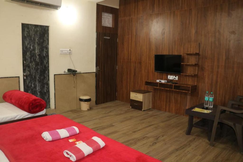 Hotel tulsi inn photo 1