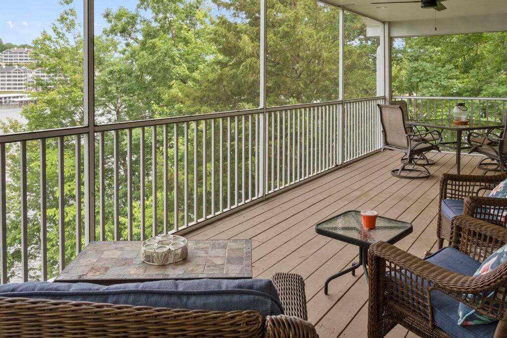Sunset Harbor Lake of the Ozarks Lake Front House w HUGE dock, boat slips, kayaks, paddle boards, MM35 4bd 3ba photo 4