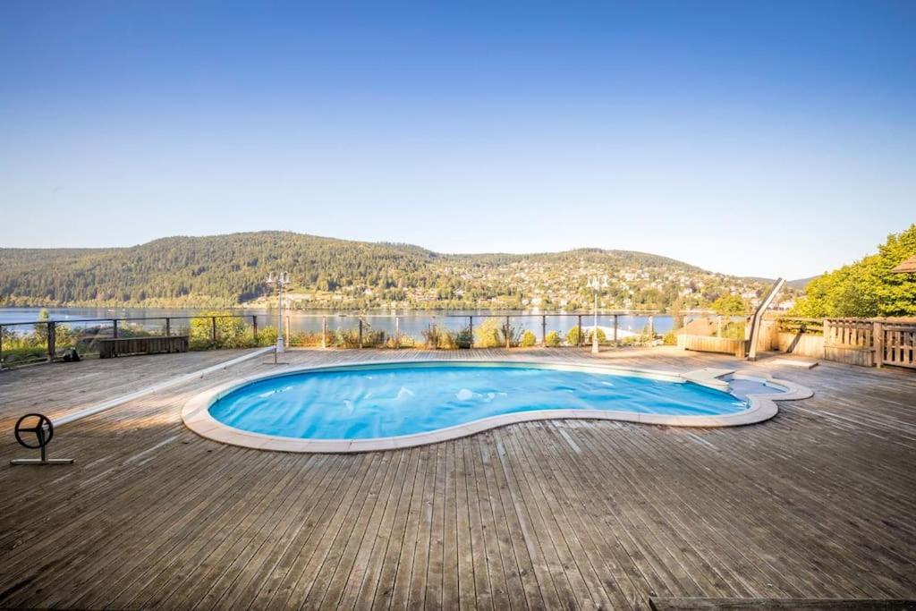 Gîte du Lac-Gérardmer. Duplex vue lac 180° Piscine photo 4