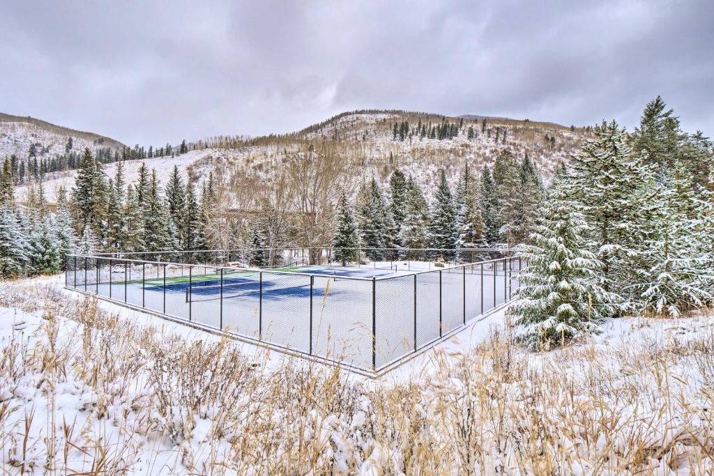 Charming Vail Condo with Patio and Mountain Views photo 2