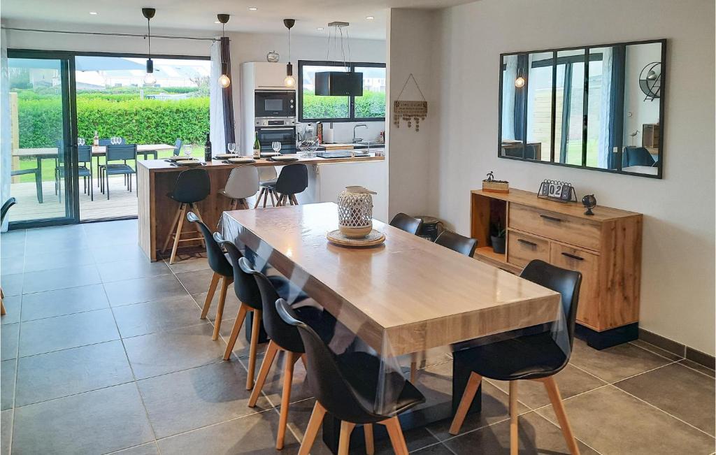 Nice Home In Plouguerneau With 3 Bedrooms And Wifi photo 4