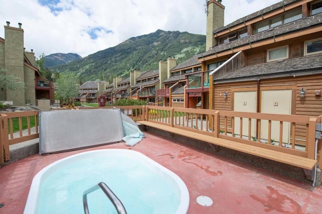 Horsethief Lodge by FantasticStay photo 4