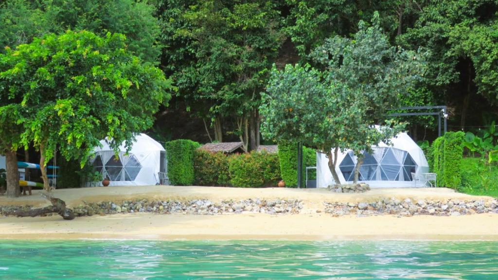Touch Glamping Koh Yao Noi ทัช แกรมปิ้ง เกาะยาวน้อย photo 1