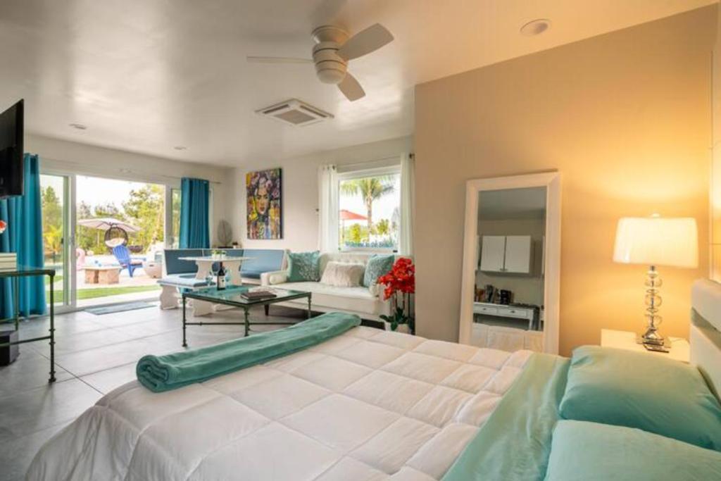 MAGIC VILLA Overlooking Pool Oasis photo 1