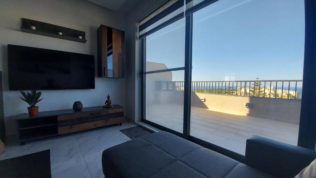 Penthouse, Sea Views and Private Roof Top Pool photo 3