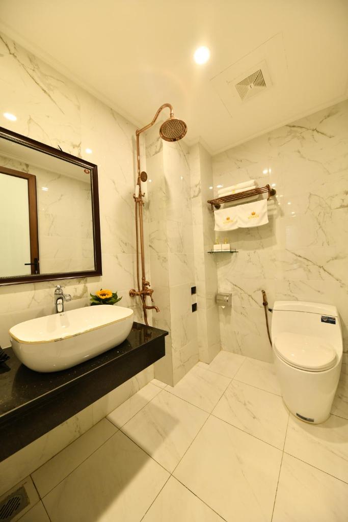 Kingdom Hotel Hanoi - Tap to explore photos