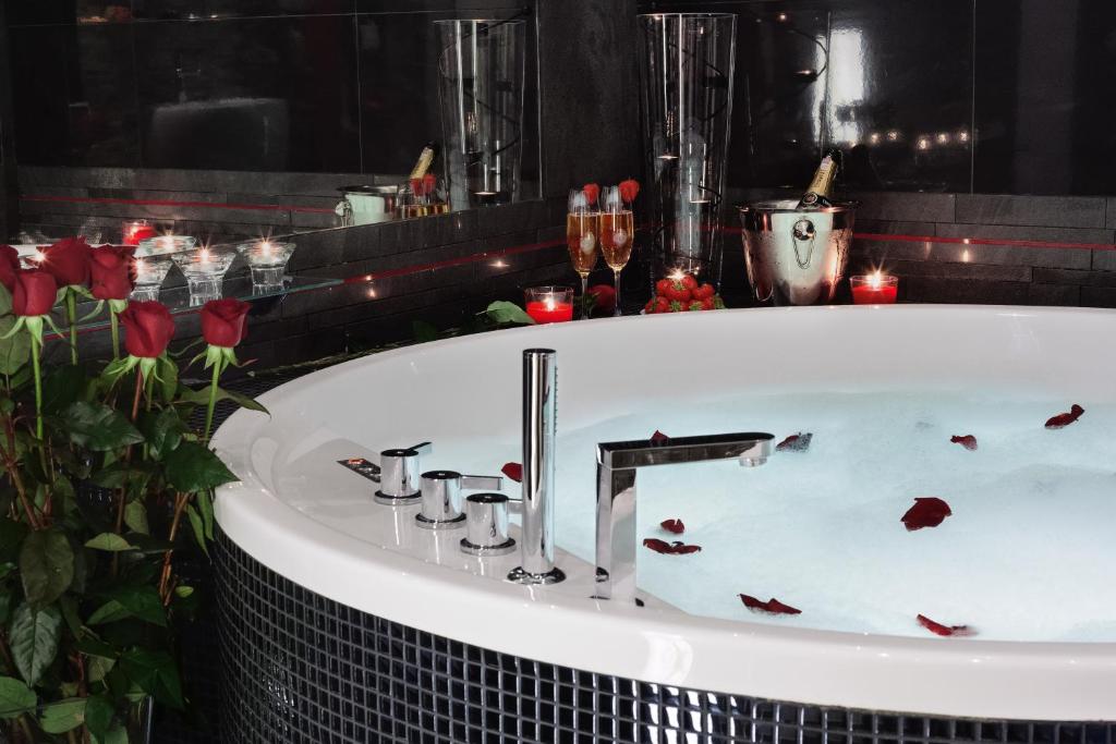 Двухместный (Роскошный номер с кроватью размера «king-size»), Komorowski Luxury Guest Rooms
