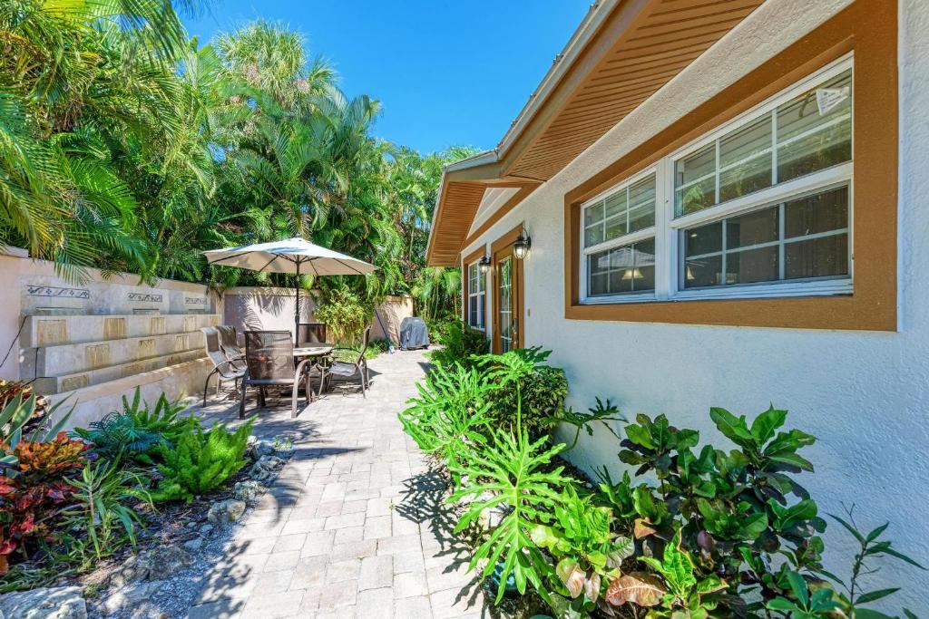 Anna Maria Island Surfside Bungalow photo 1