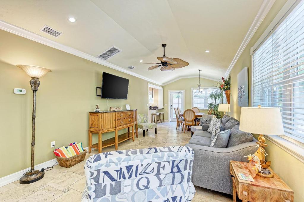 Anna Maria Island Surfside Bungalow photo 4