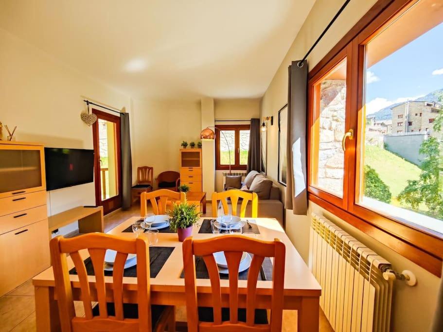{
  "en-gb": "Disfruta De La Naturaleza - Vistas al Rio - Luz Natural - 6pax"
} photo 1