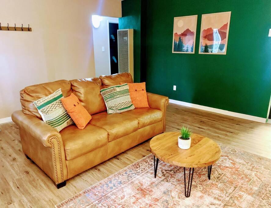 Large Family & Pet Friendly Spa, Kern, Sequoia photo 2