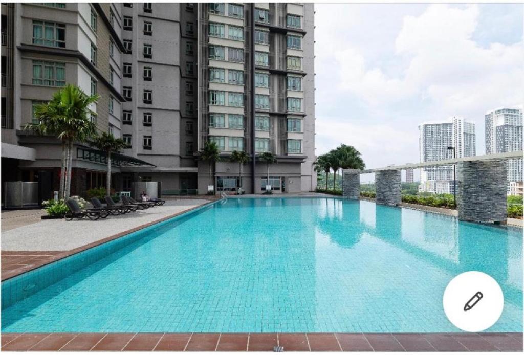 Shaftsbury residence cyberjaya studio suites with free parking photo 1
