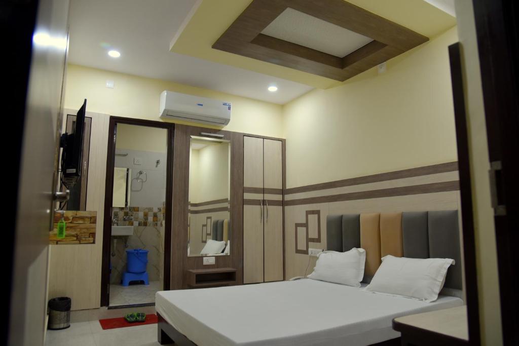 Hotel Shri Gourav photo 2