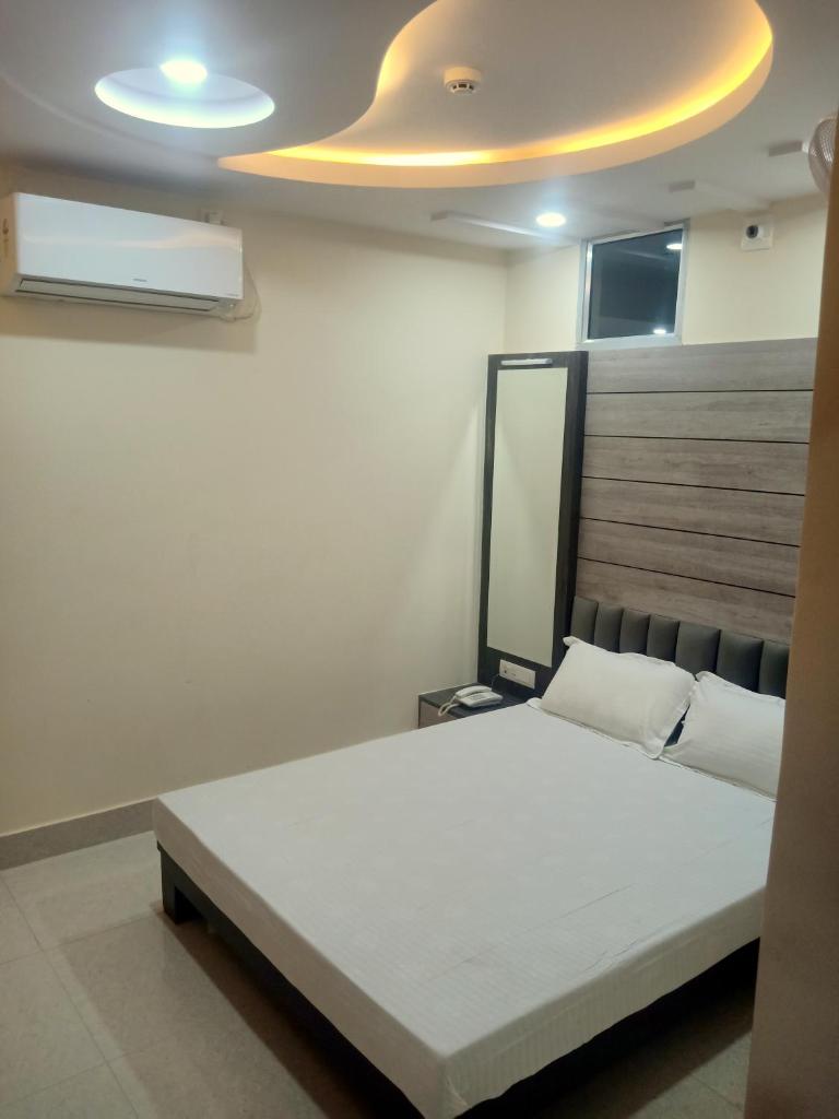 Hotel Shri Gourav photo 4